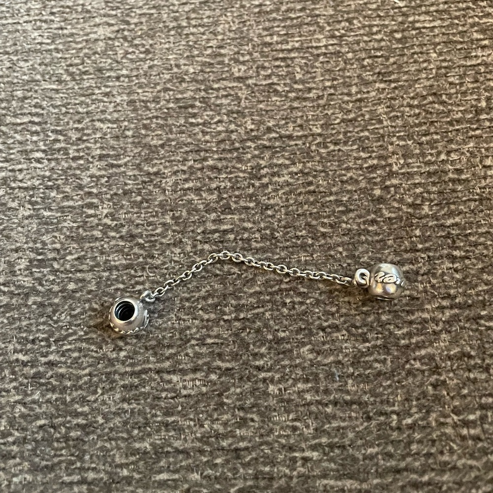 Pandora Family Forever safety chain